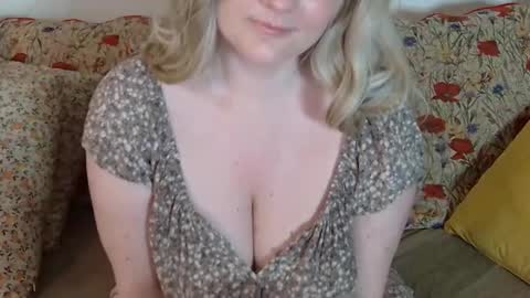 Snapshot of mathilde_solveig chatting on 02.09.25 mathilde_solveig online show from 02.09.25