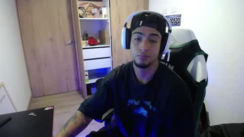 Snapshot of matias_bianco01 chatting on 09.25.25 matias online show from 09.25.25