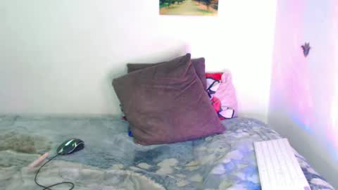 Snapshot of matraves chatting on 11.08.25 matraves online show from 11.08.25