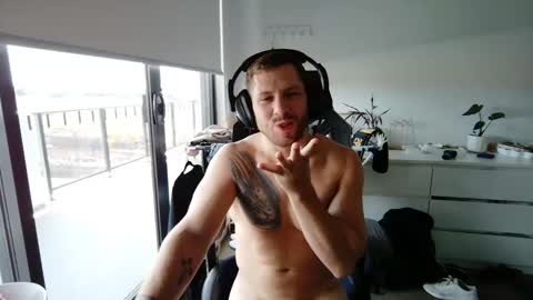 Snapshot of matt89aus chatting on 12.11.24 MRD online show from 12.11.24