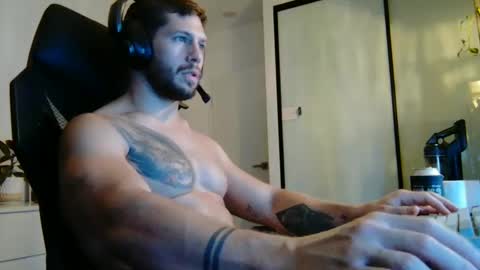 Snapshot of matt89aus chatting on 03.08.25 MRD online show from 03.08.25