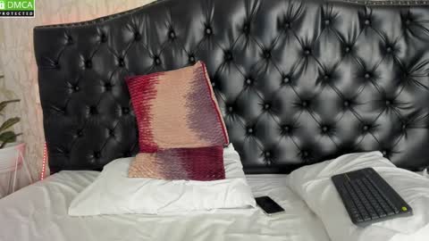 Snapshot of mattdevon chatting on 12.27.24 Matt online show from 12.27.24