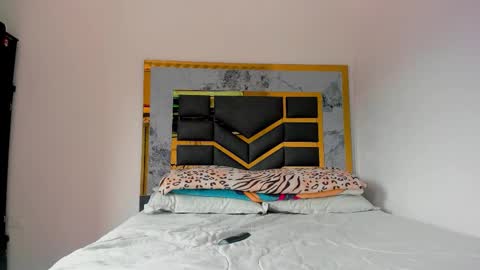 Snapshot of mattdevon chatting on 10.13.25 Matt online show from 10.13.25