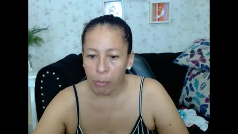 Snapshot of mature_martina_ chatting on 01.26.25 Martina online show from 01.26.25
