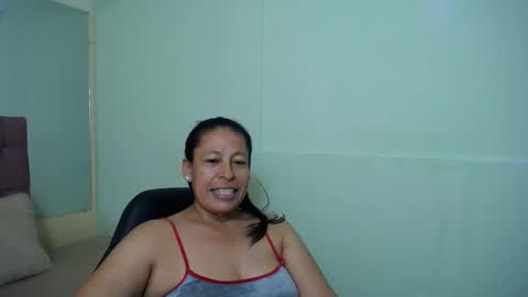 Snapshot of mature_martina_ chatting on 03.01.25 Martina online show from 03.01.25