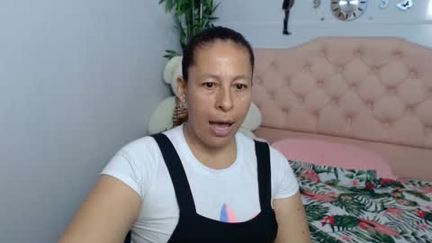 Snapshot of mature_martina_ chatting on 09.25.25 Martina online show from 09.25.25