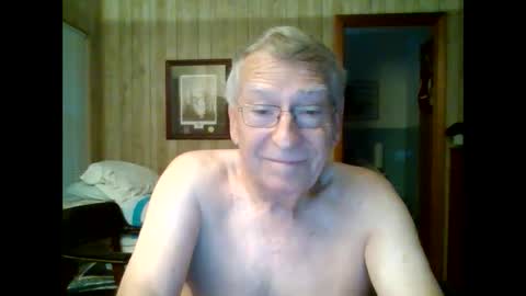 Snapshot of maturecouple1954 chatting on 10.10.25 SXECPL55 at G mail Dot Com online show from 10.10.25