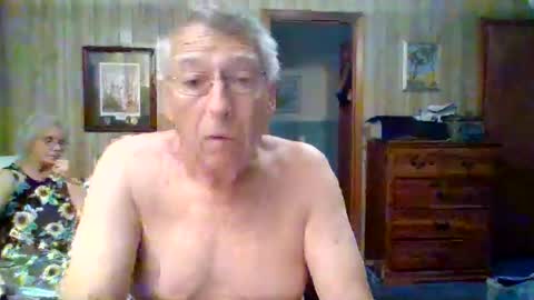 Snapshot of maturecouple1954 chatting on 10.28.25 SXECPL55 at G mail Dot Com online show from 10.28.25
