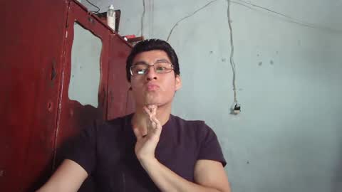 Snapshot of maurodirty chatting on 12.03.24 Mauro online show from 12.03.24