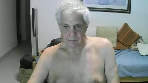Snapshot of max_2017 chatting on 12.13.24 max_2017 online show from 12.13.24