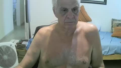 Snapshot of max_2017 chatting on 01.26.25 max_2017 online show from 01.26.25