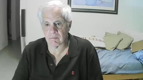 Snapshot of max_2017 chatting on 10.22.25 max_2017 online show from 10.22.25