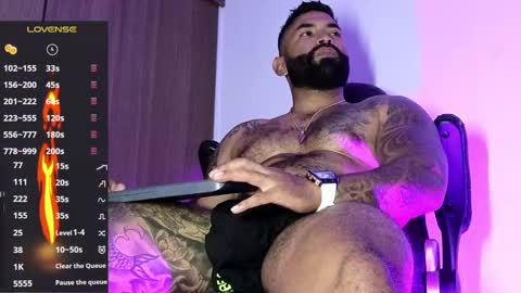 max__prada online show from 11.23.25