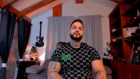 Snapshot of max_dic1 chatting on 01.12.25 max D. online show from 01.12.25