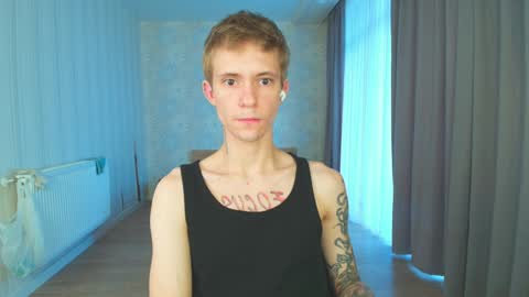 Snapshot of max_gen chatting on 12.09.24 Max Gen with tats 24years  And Ethan without tats 20 years online show from 12.09.24