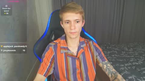 Snapshot of max_gen chatting on 01.30.25 Max Gen with tats 24years  And Ethan without tats 20 years online show from 01.30.25