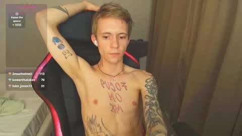 Snapshot of max_gen chatting on 03.03.25 Max Gen with tats 24years  And Ethan without tats 20 years online show from 03.03.25