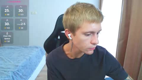 Snapshot of max_gen chatting on 09.27.25 Max Gen with tats 24years  And Ethan without tats 20 years online show from 09.27.25