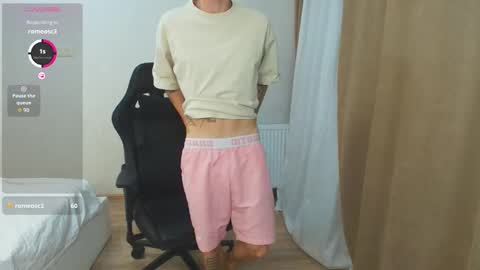 Snapshot of max_gen chatting on 10.23.25 Max Gen with tats 24years  And Ethan without tats 20 years online show from 10.23.25