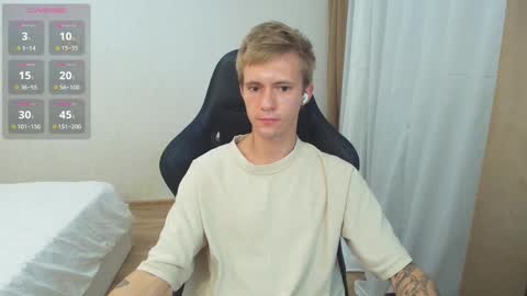 Snapshot of max_gen chatting on 10.25.25 Max Gen with tats 24years  And Ethan without tats 20 years online show from 10.25.25