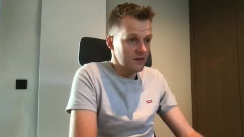 Snapshot of max_straight_1 chatting on 12.28.24 Max take off clothes online show from 12.28.24