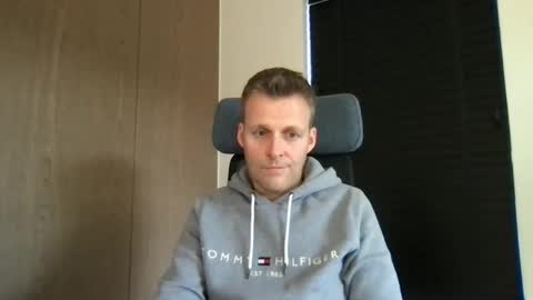 Snapshot of max_straight_1 chatting on 01.27.25 Max take off clothes online show from 01.27.25