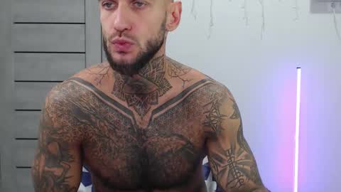 Snapshot of maxi_foxxx chatting on 10.01.25 Maximus Fox online show from 10.01.25