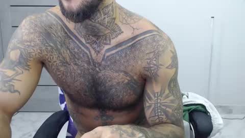 Snapshot of maxi_foxxx chatting on 10.06.25 Maximus Fox online show from 10.06.25