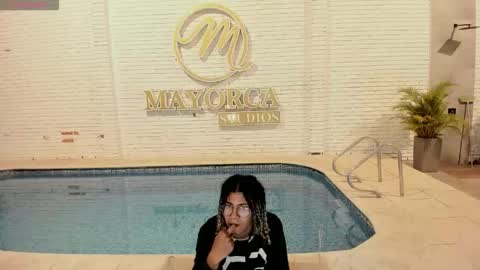 Snapshot of maxim_walker chatting on 09.27.25 maxim online show from 09.27.25
