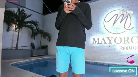 Snapshot of maxim_walker chatting on 10.10.25 maxim online show from 10.10.25
