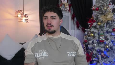 Snapshot of maximo_rodriguez chatting on 12.11.24 Maximo online show from 12.11.24