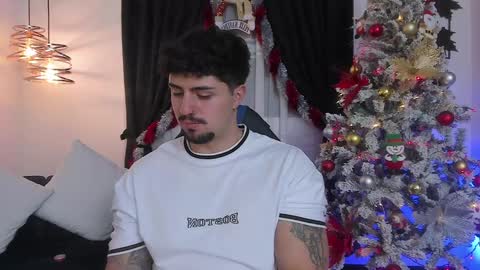 Snapshot of maximo_rodriguez chatting on 12.14.24 Maximo online show from 12.14.24
