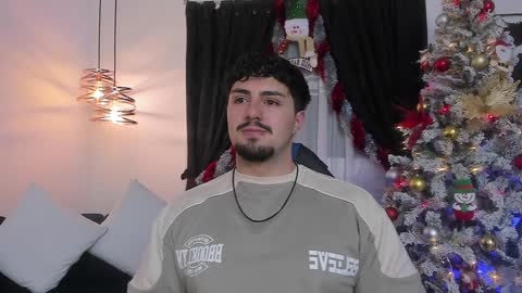 Snapshot of maximo_rodriguez chatting on 12.16.24 Maximo online show from 12.16.24