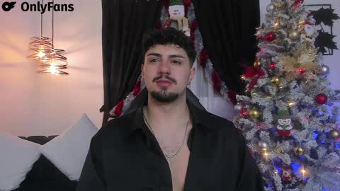 Snapshot of maximo_rodriguez chatting on 12.24.24 Maximo online show from 12.24.24
