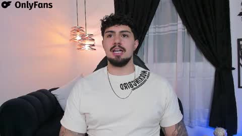 Snapshot of maximo_rodriguez chatting on 02.23.25 Maximo online show from 02.23.25