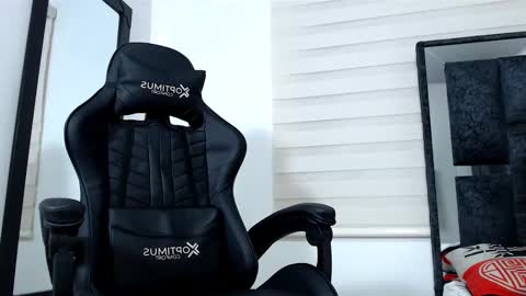 Snapshot of maximo_sebastian chatting on 02.10.25 Maximo Sebastian online show from 02.10.25