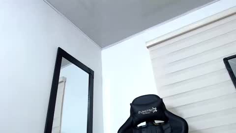 Snapshot of maximo_sebastian chatting on 02.20.25 Maximo Sebastian online show from 02.20.25