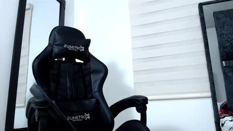 Snapshot of maximo_sebastian chatting on 03.10.25 Maximo Sebastian online show from 03.10.25