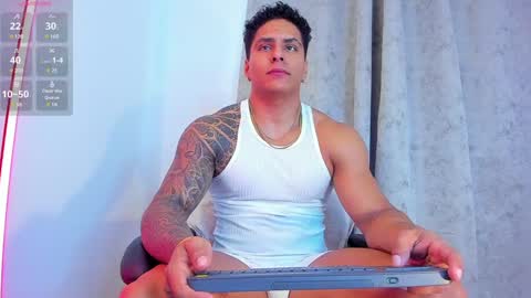 Snapshot of maximoscott_ chatting on 02.05.25 Maximoscott online show from 02.05.25