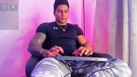 Snapshot of maximoscott_ chatting on 02.26.25 Maximoscott online show from 02.26.25