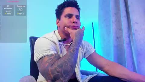 Snapshot of maximoscott_ chatting on 03.07.25 Maximoscott online show from 03.07.25