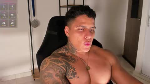 Snapshot of maximoscott_ chatting on 09.15.25 Maximoscott online show from 09.15.25