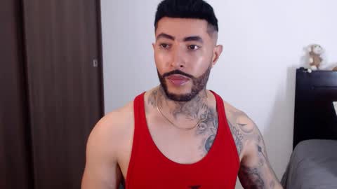 Independent Model online show from 12.19.24