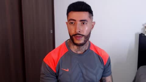 Independent Model online show from 12.19.24