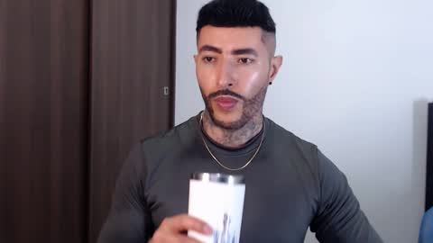 Independent Model online show from 12.31.24