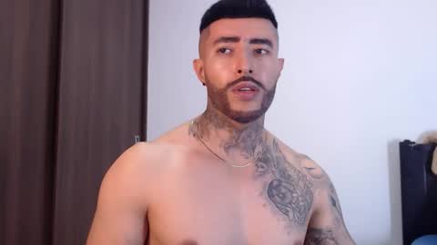 Independent Model online show from 01.15.25