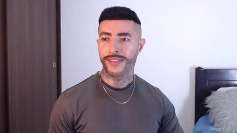 Independent Model online show from 01.21.25