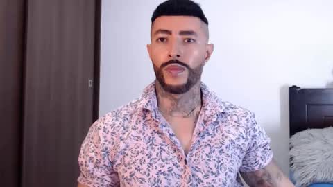 Independent Model online show from 01.31.25