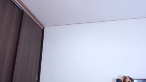 Independent Model online show from 02.24.25