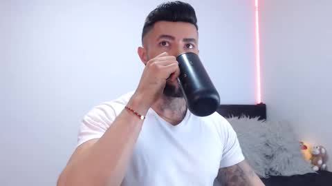 Independent Model online show from 09.21.25